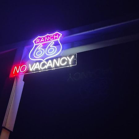 Ranch 66 - Moderni Tiny House Black Swallow Ve Stylu Route 66 Se Saunou A Bazenem Tršice Exterior foto
